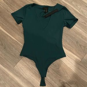 💚 NWT House of Harlow Top